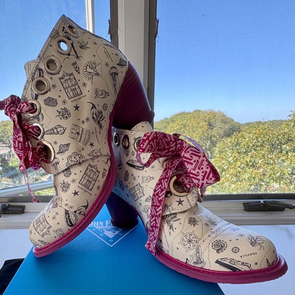 John Fluevog East End Pandora Ankle Boots Like New - Picture 2 of 5
